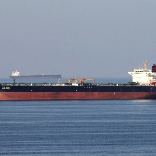Preços de seguros para navios no Estreito de Hormuz sobem 60% com guerra entre Irã e Israel